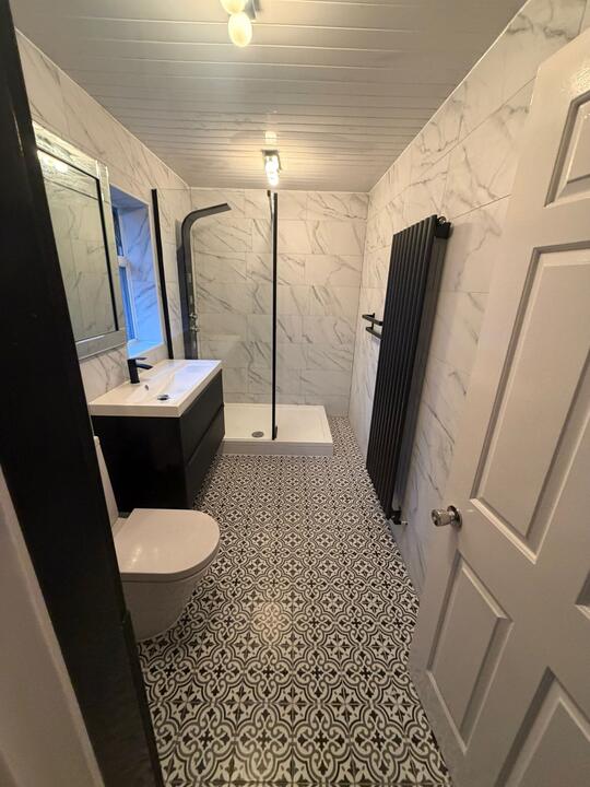 Bathrooms by Romenzo Construction