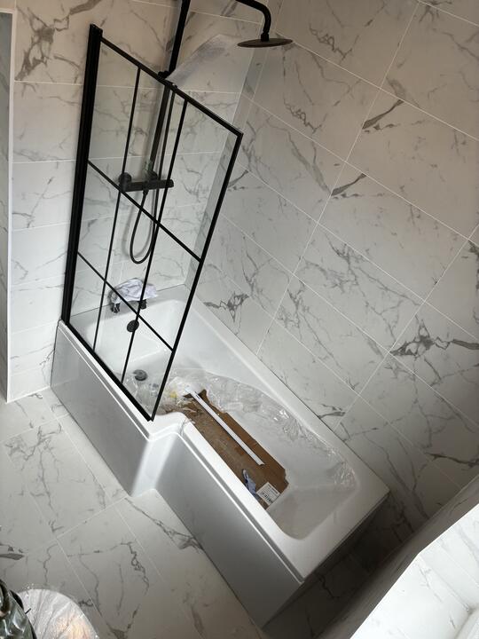 Bathrooms by Romenzo Construction