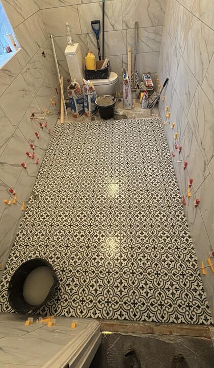 Bathrooms by Romenzo Construction