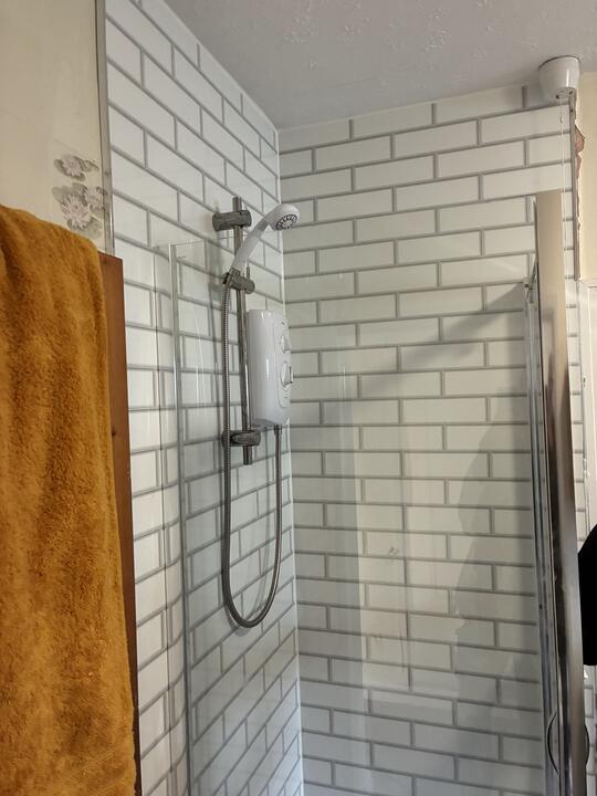 Bathrooms by Romenzo Construction