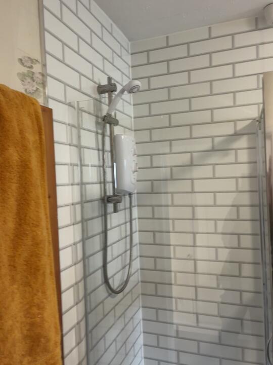 Bathrooms by Romenzo Construction