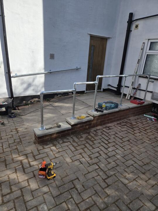 Outdoor work and garden rooms by Romenzo Construction