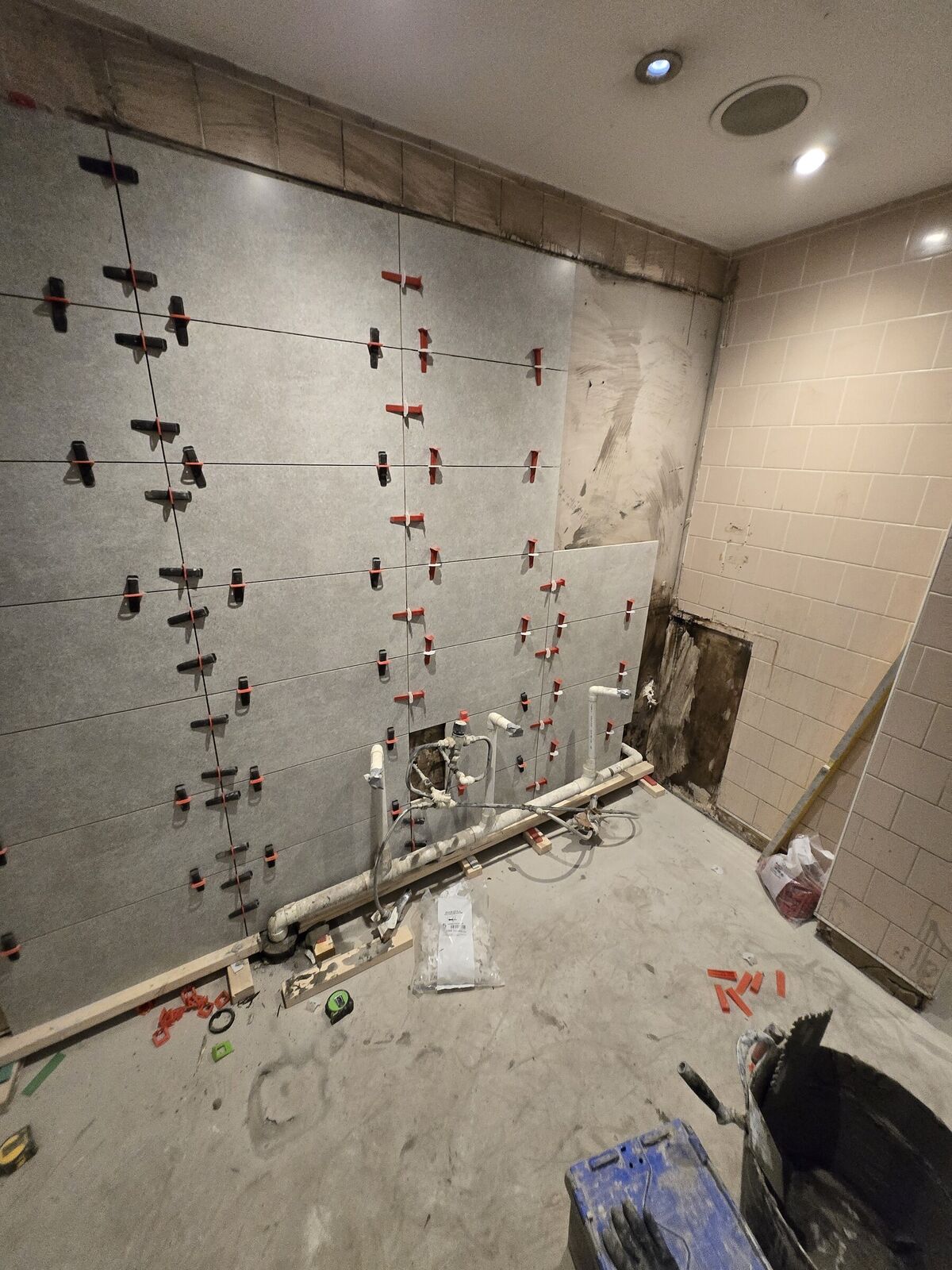 Tiling by Romenzo Construction